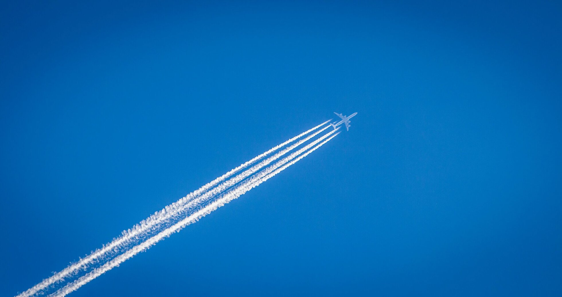 plane with contrail